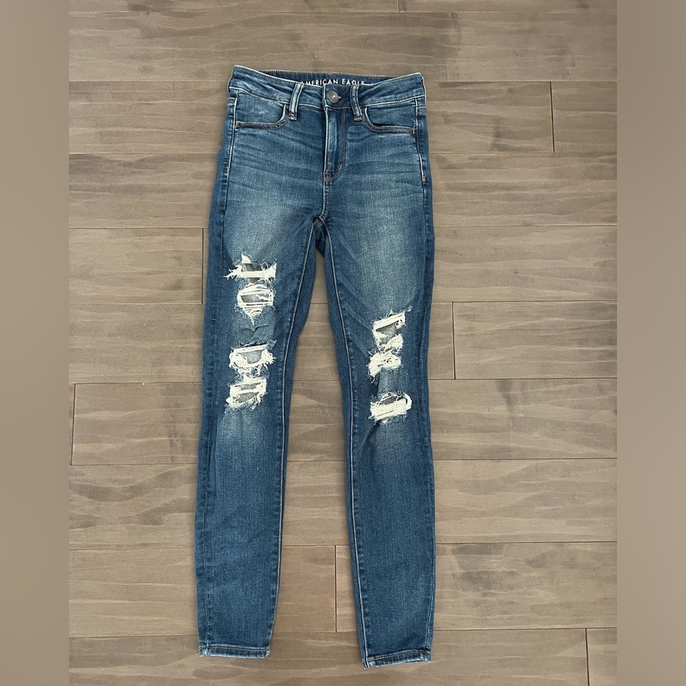 American Eagle distressed stretch jeans size 4